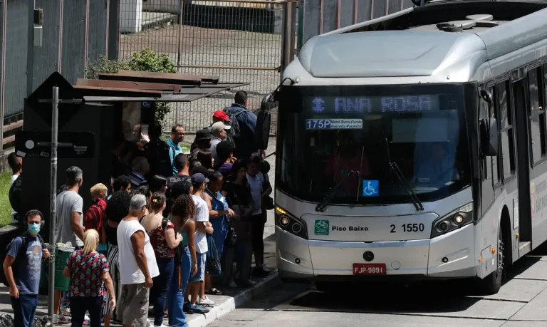 Greve de Ônibus em São Paulo é Suspensa Após Acordo