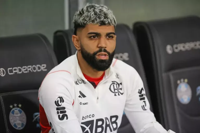 Palmeiras busca Gabigol: Negociações em andamento e possibilidade de aguardar até janeiro