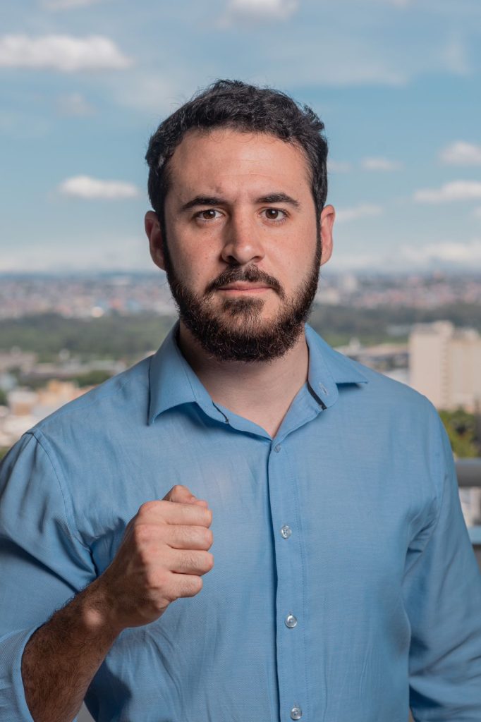 Sanches e Surfista lideram a aliança “A Mudança Começa Agora”, que abarca os partidos PL, NOVO, DC e PMB.