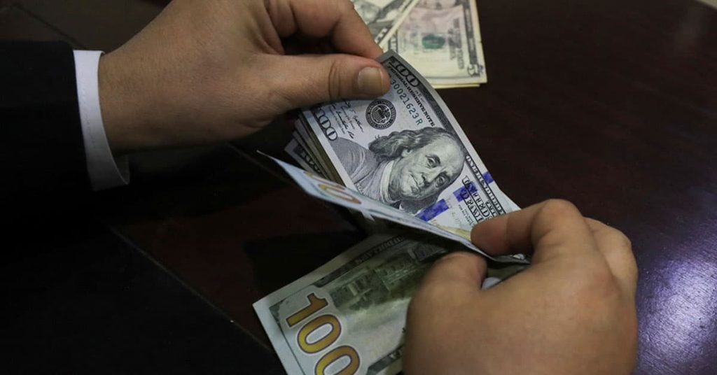 Dólar Sobe para R$ 6: Reforma do IR e Pacote Fiscal Abalam o Mercado