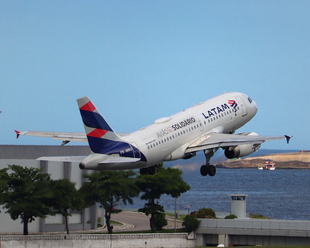 Setor Aéreo Brasileiro Decola: Melhor Outubro da História e Guarulhos Lidera