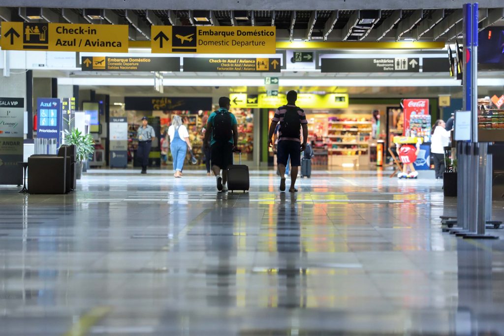 Gangue assalta carga milionária de eletrônicos em Guarulhos