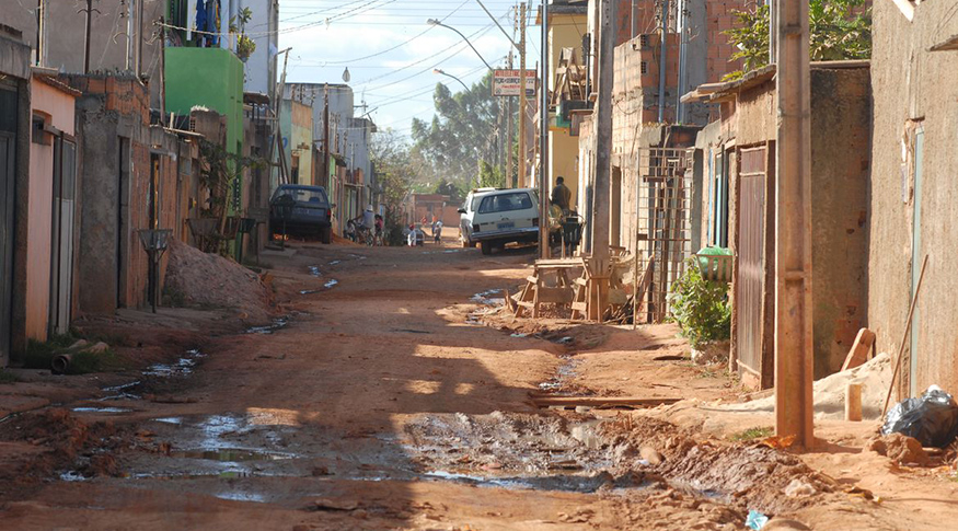 Brasil reduz pobreza em 8,7 milhões: menor índice em mais de uma década