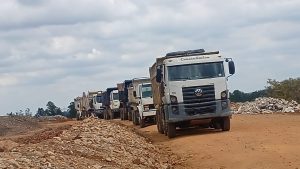 Guarulhos: Sete caminhões apreendidos por descarte irregular de resíduos