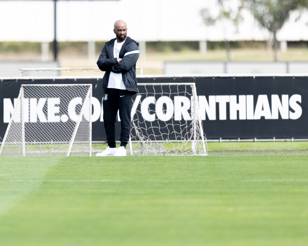 Mercado da Bola do Corinthians: Novas Contratações e Saídas na Reapresentação