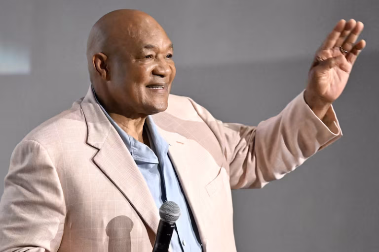 George Foreman, ex-campeão de boxe, morre aos 76 anos