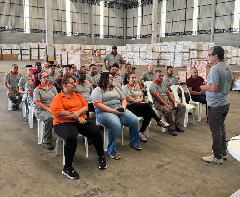 Escola de Mobilidade Urbana promove palestra em empresa na Cidade Aracília