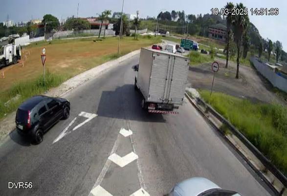 Prefeitura inicia estudo de tráfego na avenida Juscelino Kubitschek e no Trevo de Bonsucesso