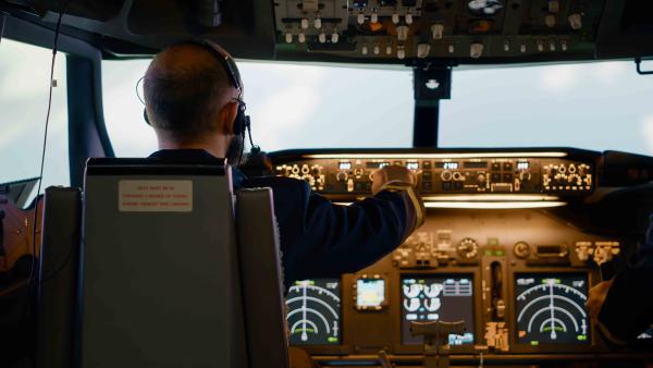 Evento oferece oportunidade para jovens conhecerem carreiras do setor de aviação