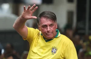 Ex-presidente Jair Bolsonaro é internado no RN após sentir dores de atentado de 2018