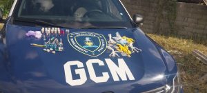 GCM prende três traficantes e apreende quase 5 kg de entorpecentes em ocorrências distintas.