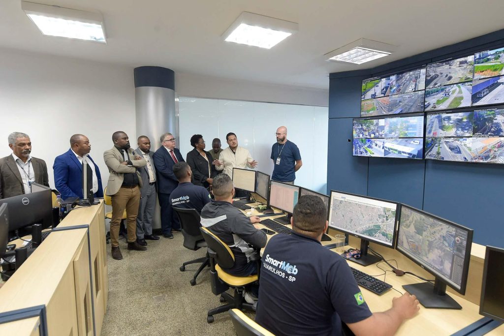 SmartMob vira referência internacional e impressiona delegação de Moçambique