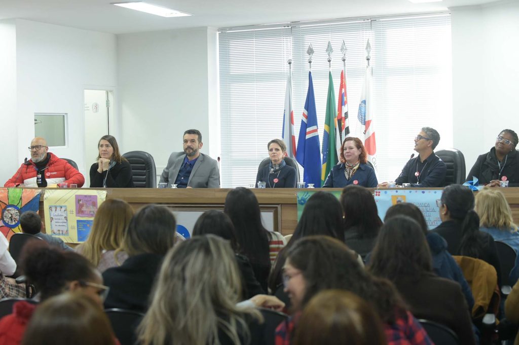 “Seminário de Combate ao Trabalho Infantil em Guarulhos reúne sociedade civil e poder público na OAB | Evento alerta para violações de direitos”