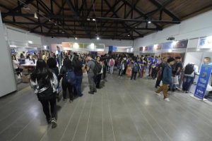 "A 11ª Feira do Estudante de Guarulhos contará com mais de 20 empresas e instituições de ensino. Confira a programação e como se inscrever para oportunidades de estudo e estágio."