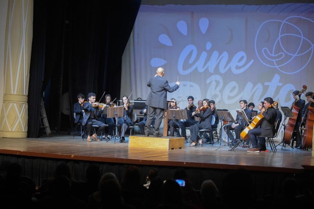 Documentário sobre história do Conservatório Municipal de Guarulhos atrai público ao Teatro Padre Bento