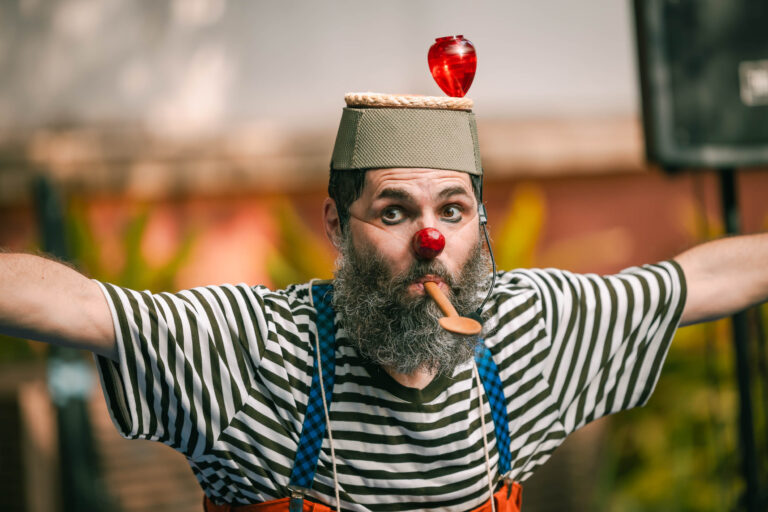 Fracalanza recebe espetáculos gratuitos do projeto Teatro nos Parques