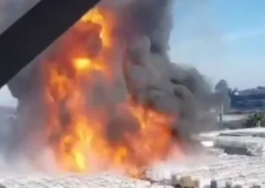 Incêndio de Grande Porte Atinge Indústria em Guarulhos