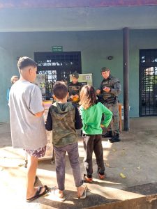 GCM desenvolve atividades educativas com crianças no Zoológico Municipal
