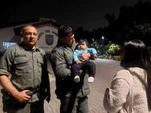 GCM salva bebê com manobra de desengasgo no Jardim Adriana