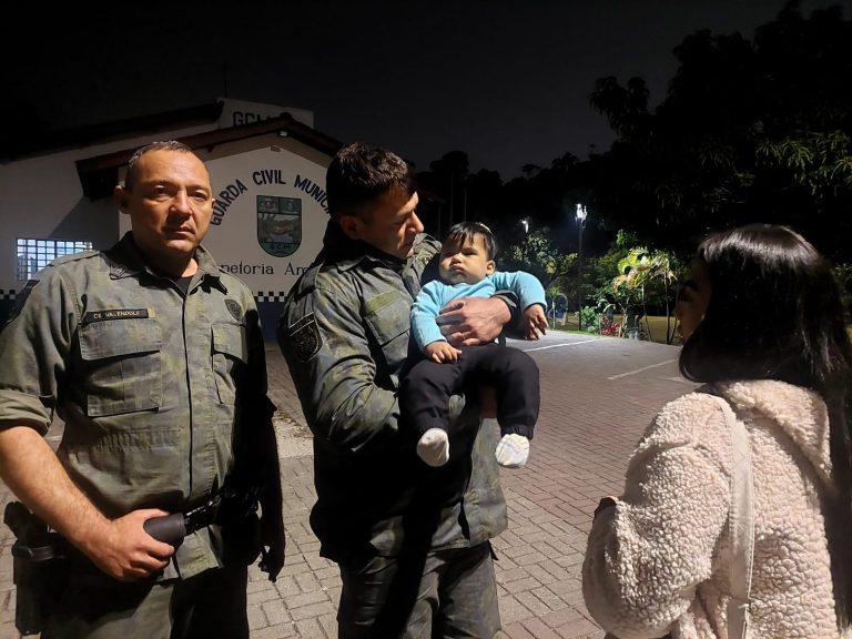 GCM salva bebê com manobra de desengasgo no Jardim Adriana