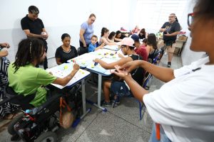 Prefeitura recebe inscrições de surdos para oficina de pintura