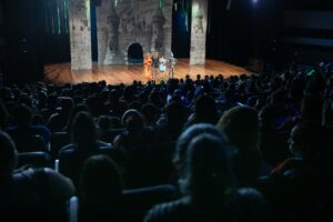 De Férias nos CEUs atende mais de 5 mil crianças e encerra programação com espetáculo no Adamastor