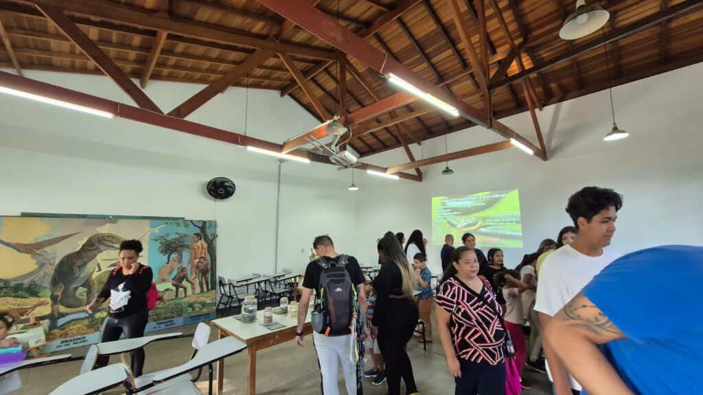 Zoológico atrai 1.700 pessoas com atividade no Dia Mundial da Cobra