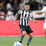 Neymar Troca Camisa com Kaio Jorge e é Aclamado no Mineirão