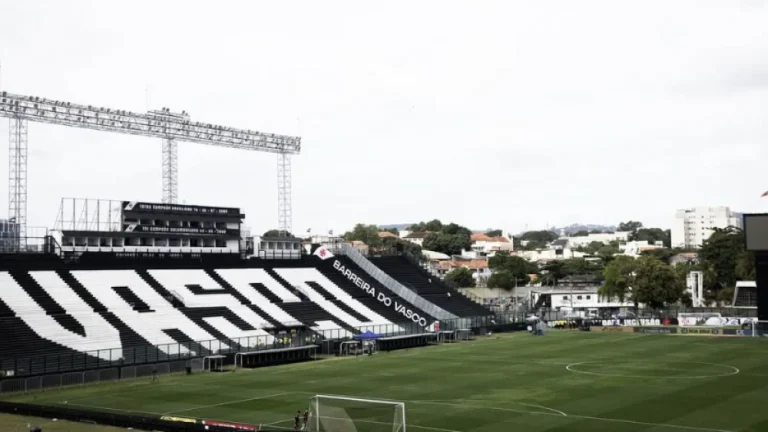 Santos Sofre a Maior Goleada da História para o Vasco: 6 a 0 no Morumbi