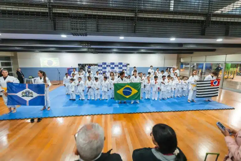 Projeto Jovens de Ouro Recebe 80 Quimonos em Guarulhos
