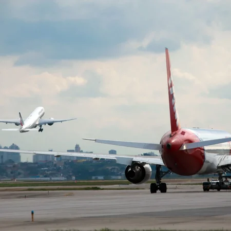 Aeroporto de Guarulhos Sente o Impulso: Setor Aéreo Bate Recorde Histórico