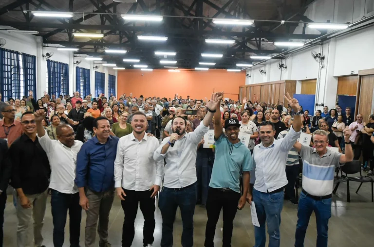 Prefeitura de Guarulhos Realiza Sonho de 255 Famílias com Entrega de Títulos de Propriedade
