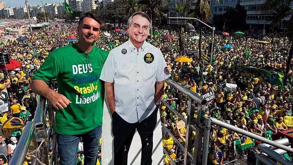 Alexandre de Moraes decreta prisão domiciliar de Jair Bolsonaro por quebra de medidas cautelare