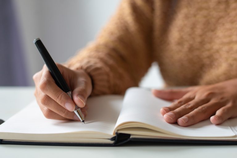 Concurso literário com inscrições gratuitas marca celebração de 18 anos do CMIL Fernando Pessoa