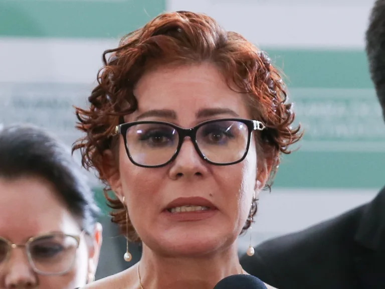 Justiça Italiana Mantém Prisão de Carla Zambelli