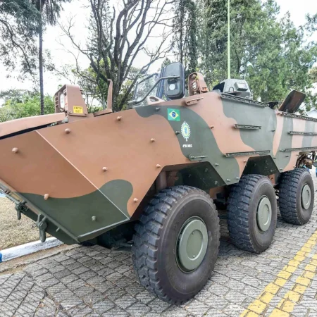 Bosque Maia Recebe Exposição de Veículo Militar Gratuita