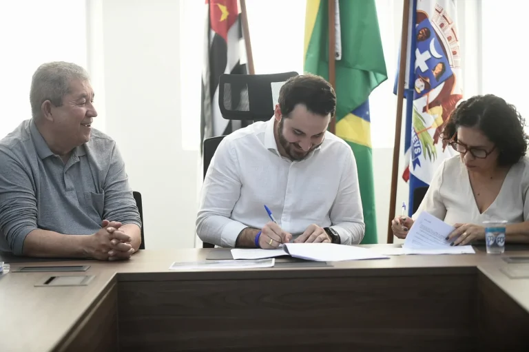 Unisa e Prefeitura de Guarulhos firmam parceria para ampliar atendimento médico à população 