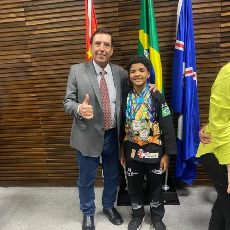 Menino de 11 Anos Emociona Vereadores da Câmara de Guarulhos com História no Jiu-jítsu