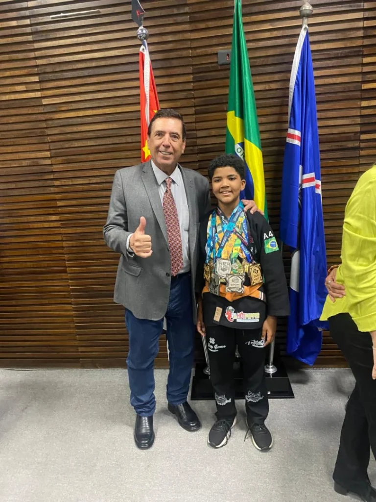 Menino de 11 Anos Emociona Vereadores da Câmara de Guarulhos com História no Jiu-jítsu