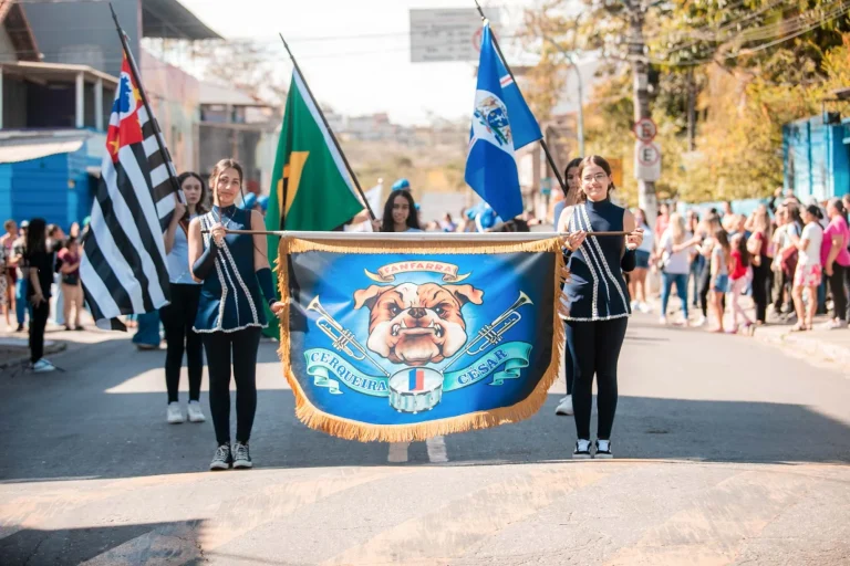Alunos de Guarulhos Celebram Semana da Pátria com Desfile Cívico no Jardim Cumbica