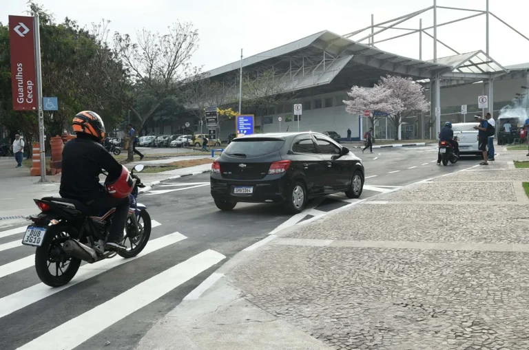 Prefeitura de Guarulhos Inaugura Bolsão de Estacionamento para Embarque e Desembarque no Cecap