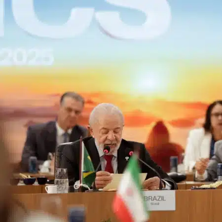 Líderes do Brics Debatem Ampliação de Comércio e Contestam Protecionismo dos EUA em Cúpula Virtual Liderada por Lula