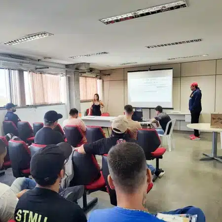 Novos Agentes de Trânsito de Guarulhos Recebem Capacitação em Mecânica Emergencial
