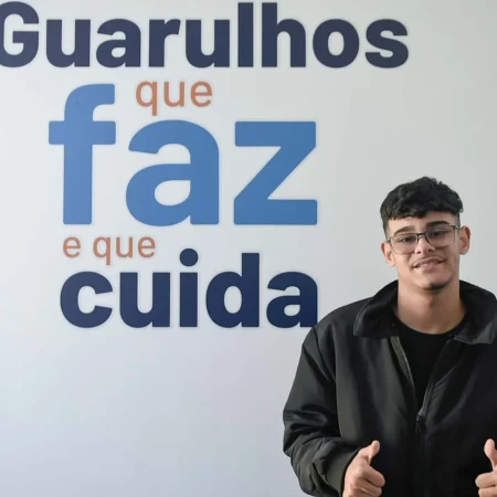Projeto "Partiu Trampo" em Guarulhos Encaminha 105 Estudantes para Vagas de Jovem Aprendiz no Mercado Livre