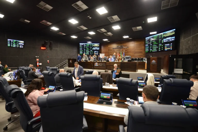Câmara de Guarulhos Vota Projetos Focados em Fibromialgia e Saúde Mental