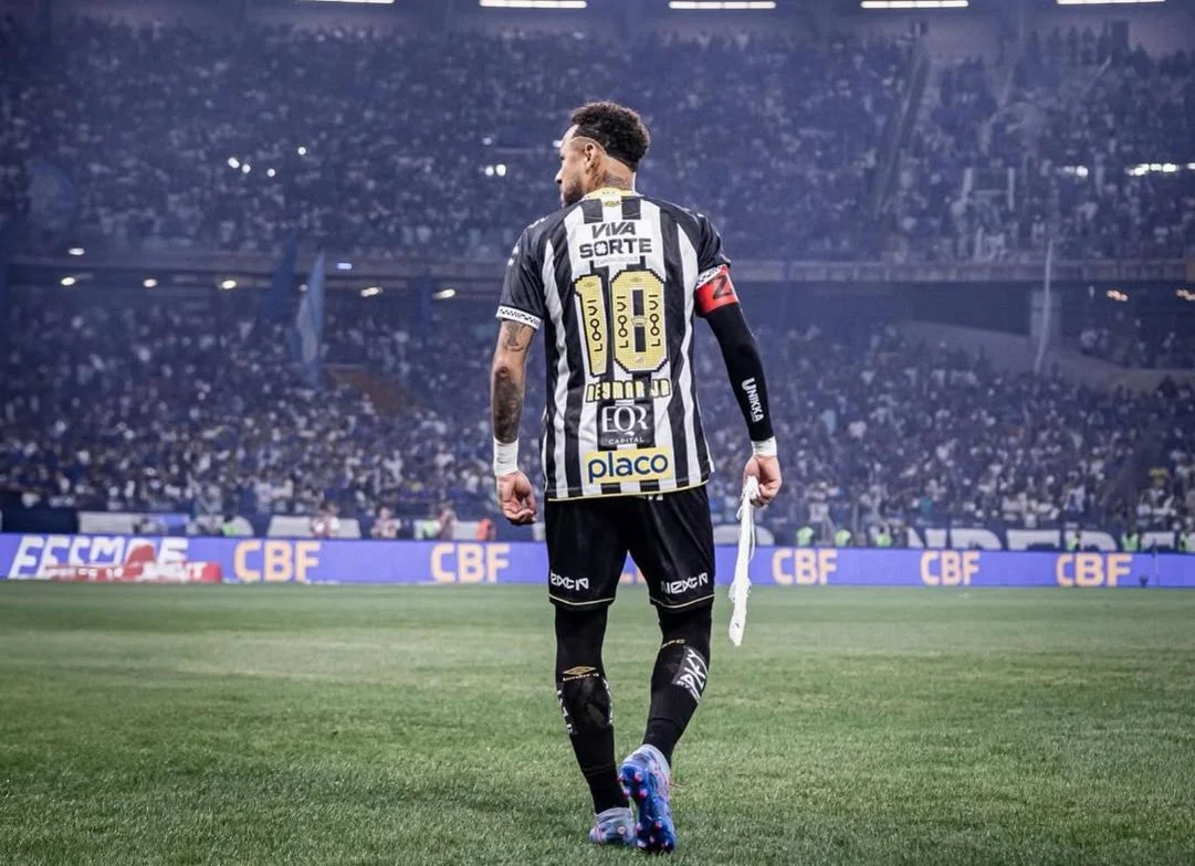 Neymar Critica Gramado Sintético