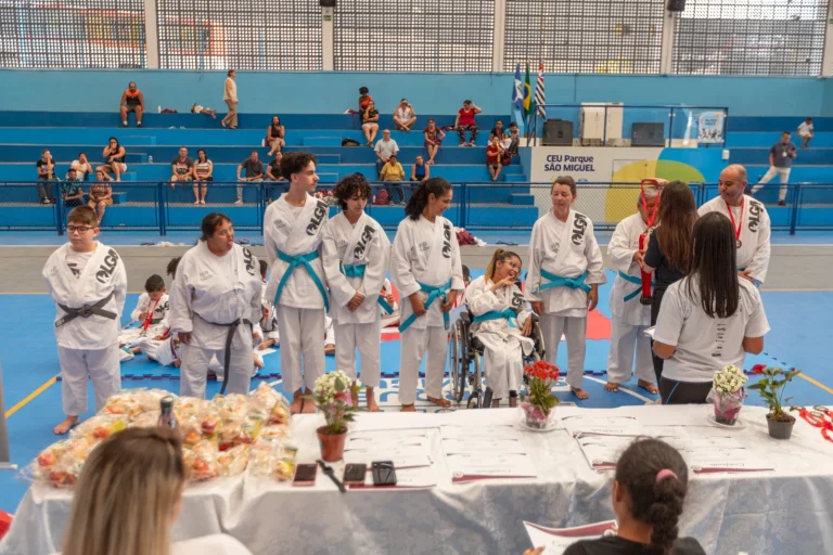CEU Parque São Miguel Celebra Inclusão e Entrega Medalhas em Projeto de Judô Adaptado