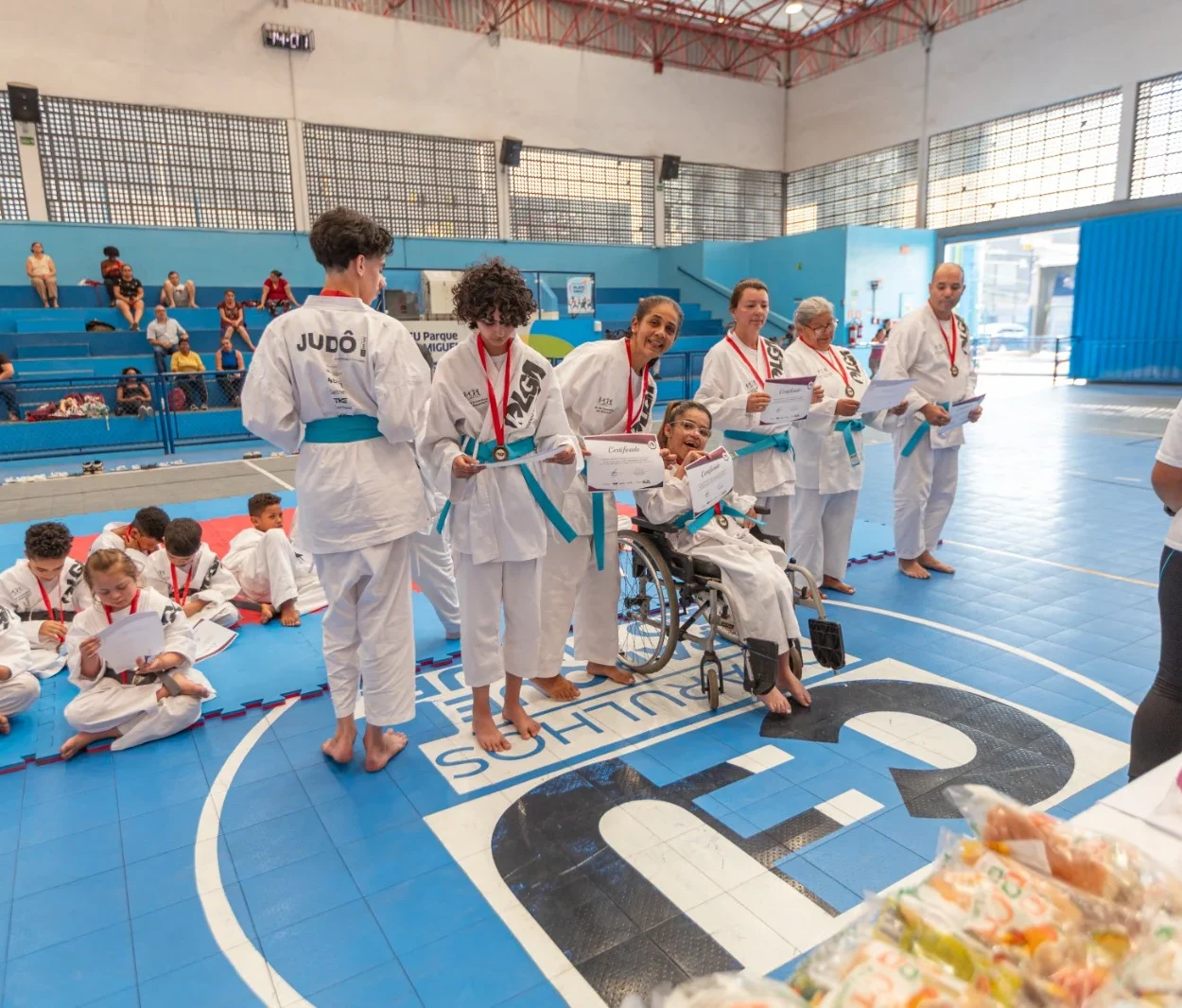 CEU Parque São Miguel Celebra Inclusão e Entrega Medalhas em Projeto de Judô Adaptado