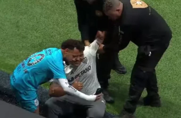 Torcedor do Atlético é Suspenso da Arena MRV Por um Ano Após Invadir Campo Para Foto com Neymar