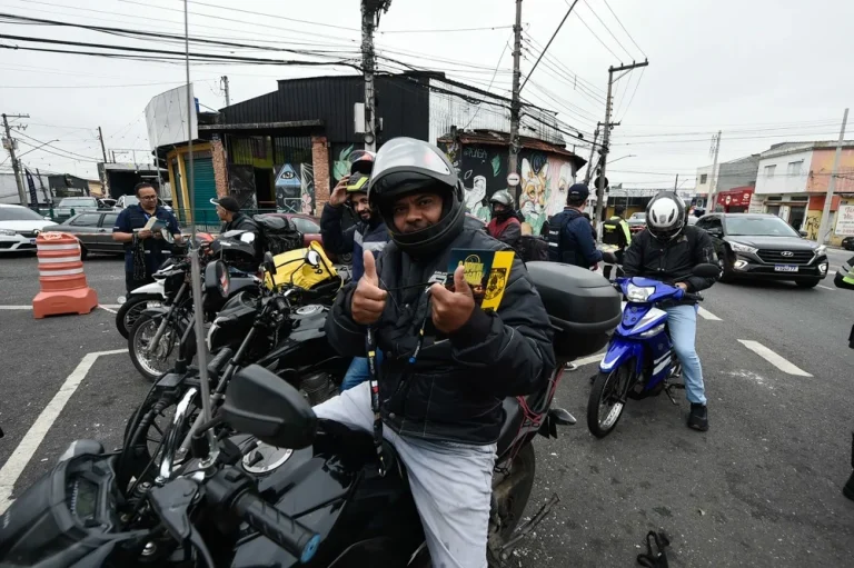 Motociclistas de Guarulhos Participam de Ação Educativa pela Segurança no Trânsito